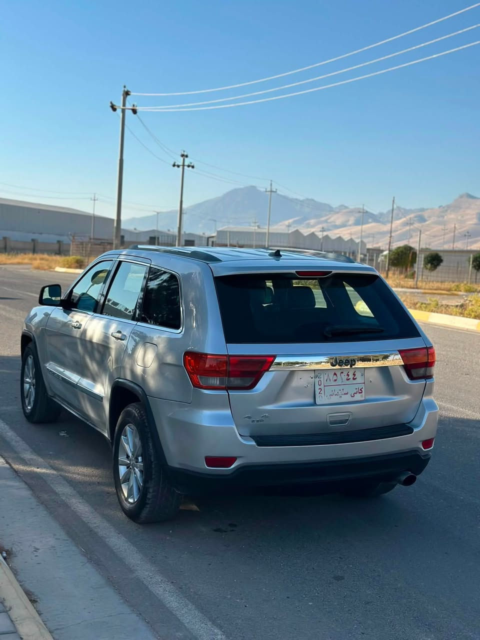 jeep grand cherokee
2013
جێب لاریدۆ 
مۆدێل(٢٠١٣)
سەیارەکە ساخە پێشو دووای کەپسە
 تەحەکوماتی سەر سوکانە
قوشن جلدە
تەبریت سارد-گەرم
چوار جام کارەبا
بە شەرتی گێڕ و مەکینە
سەیارەکە کۆدی بۆ کراوە
نرخ(٦٣)
بۆ زانیاری زیار پەیوەندی بکە بە(***********)

