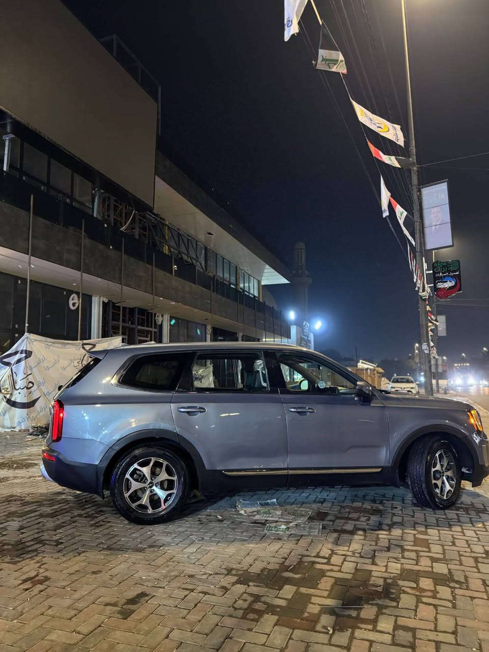 كيا تيلورايد
مديل 2022 
رقم أربيل تحويل وكاله شرط
مواصفات معروفه جنطه كهربائية 
بصمه تشغيل عن بعد رادارات حساسات كامره
وضعيات قياده ترحيب نقطة عمياء
7 راكب تبريد مركزي جلد تدفئة مقاعد
تدفئة ستيرن هواي بيها مواصفات
حادث السياره جاملغ وبنيد وبابين بالعراق 
بدون أي دواخل 
ماشيه 115 
للاستفسار *********** 
مكان السياره بغداد 
سعر 225 وبيها مجال
