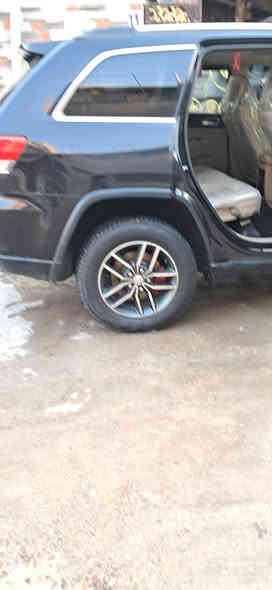 اسلام عليكم من رخصت مدير الكروب جيب لاريدو ١٥خليجي بيها صبغ ربع بنيد مع الجاملغ الأمامي اثر طلقه بدون حادث بدون فتح بدون ايرباك تبديل كيس كير مع تبديل واشر قبق والفات مع براد محرك رقم بغداد بسمي مكان الدوره هاتف ***********
