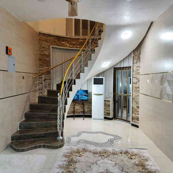 اللهم صل على محمد وآل محمد 
دار للبيع المساحه ٤٠٠متر  طابو صرف زراعي سند٢٥ 
غرفتين نوم وكليدور واستقبال ومطبخ وصحيات داخل وخارج فووول مواصفات 
العنوان حلة طهمازيه ع الروائي مال العنون 
بناء درجه اولى بناء حديث 
للإستفسار الاتصال ع الأرقام او الخاص او الواتساب 
السعر ١٦٠ وقابل للتفاوض 
***********
***********
ملاحظة / يوجد عدد من البيوت بانواع المساحات وعدد من القطع بانواع المساحات وقطع تجاريه وقطع قريبه جدا من مرقد العلوية شريفة ع واسعار مناسبه ويوجد قطع مساحات اكبر تريد الف متر او تريد دوانم هم موجود كما يتوفر لدينا بيوت وقطع طابو صرف
