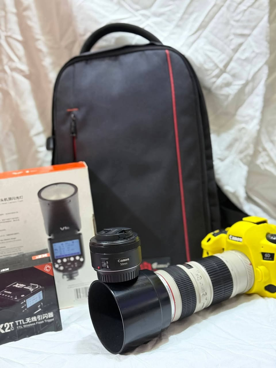 للبيع كل ما موجود في الصورة
كانون 6D مارك 2
عدسة 50 ملم
عدسة 200.70 f4
افلاشات مثل ما واضح بالصورة 
حقيبة مقسمة 
جلاتين
شاحنة + بطارية
المكان بغداد مدينة الصدر

#الشراي يتفضل خاص


**إذا كنت صاحب هذا الإعلان وتريد حذفه لأي سبب، رجاءا أرسل رسالة إلى الدعم الفني**