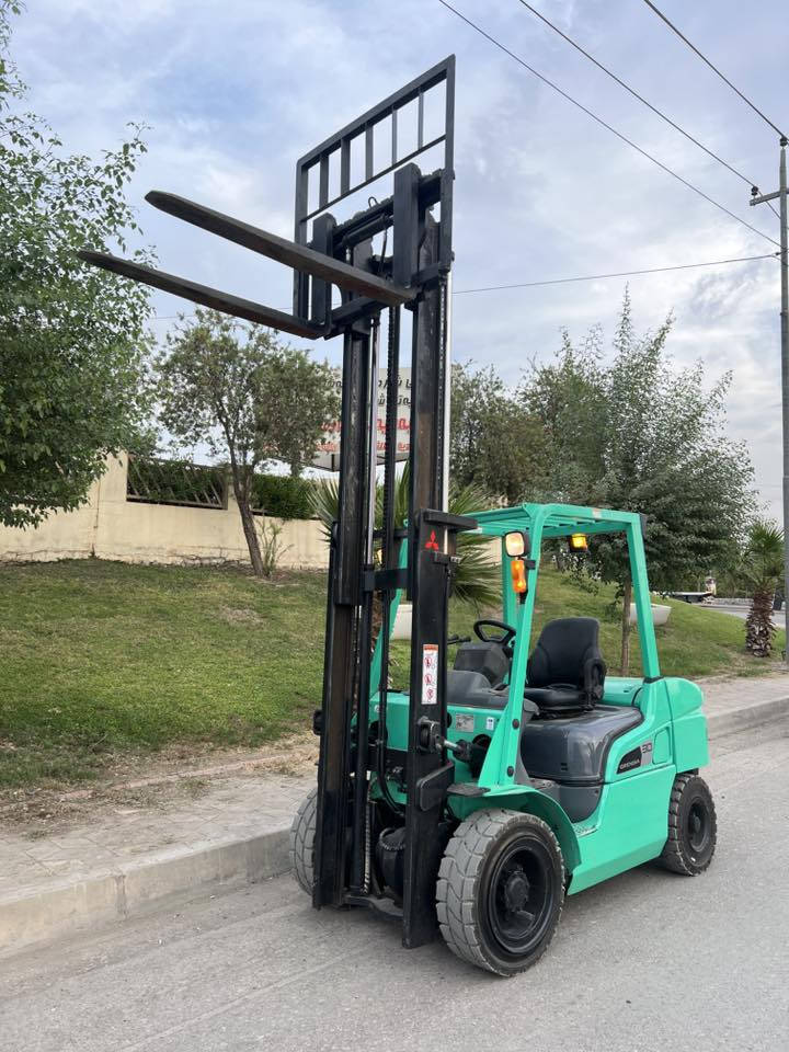 اللبيع رافعه 3 طن
3 حركات منفيس كات 2017 جاهزه 
العمل تخم تاير كير محرك شرط رافعه 
جدده 6000 مشتغل دخول جديد
*********** 
مكان اربيل سناعة شيمالية
