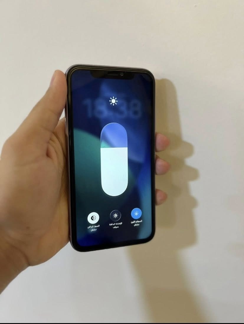 آيفون 11 البطارية 81 جهاز  مامفتوح بعده شركه ذاكره 128 سعر 280 بي مجال الاتصال على رقم ***********
