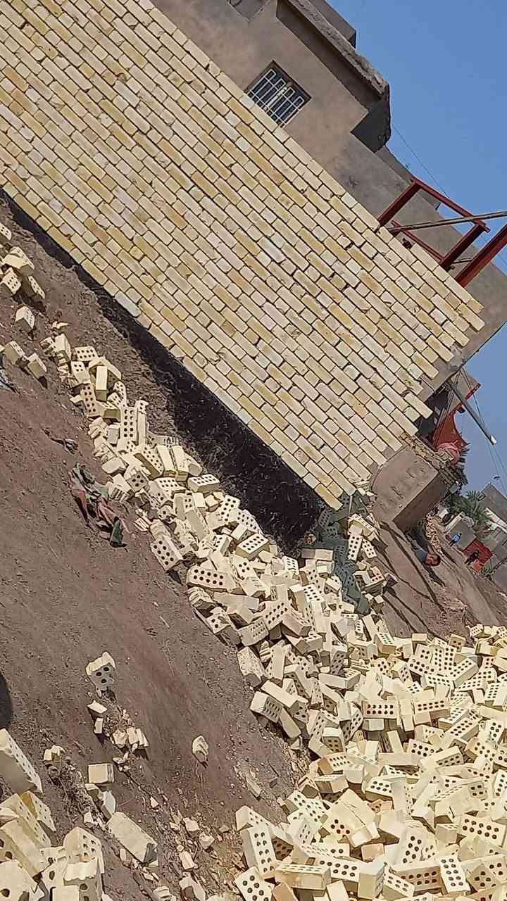 السلام عليكم اخوان تجهيز كافه انواع الطابوق وبسعار تنافسيه شرط القوه شوف بعينك ***********  مليون ٥٠ واصل دوانيه
