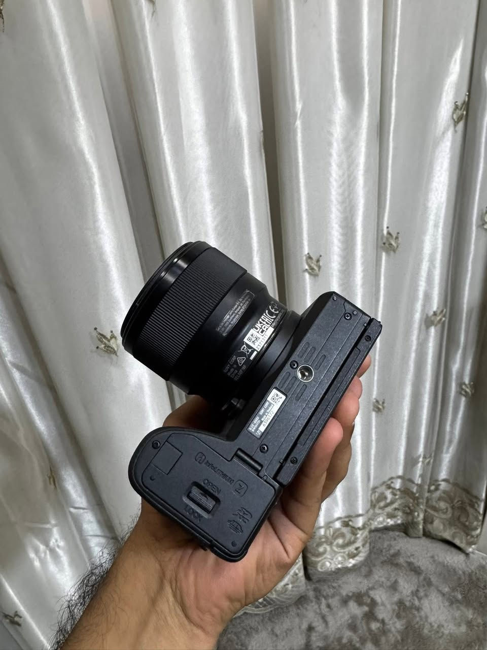 كامره سوني 6600 وياهة عدسه 50 ملم جديده كلش
شتر 4k 

***********
