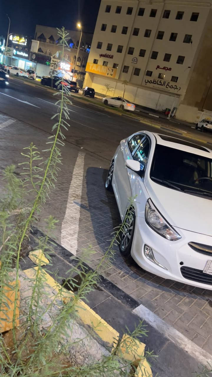 سلام عليكم ورحمة الله وبركاته للبيع هونداي اكسنت مديل ٢٠١٦السيارة فول واحد على واحد مكينة ١٦٠٠
السنوية تنتهي نهايت ٢٨ حلوة وعليها نصبة حلوه تجي وتشوف بعينك السعر ١٠٠ وبيها مجال مكان السيارة البصرة الطويسة 
*********** البصرة, العراق
