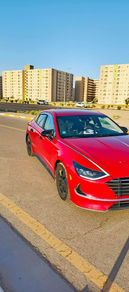 السلام عليكم 
اخوان للبيع   بدون مراوس مستعجل ع بيع 
هيونداي سوناتا  2021 امريكي 

مكينة 2500 سمارت ستريم 

مواصفات نص فول معروفة 

لايتات كلها لد 

گير دگم 

هاند بريك كهرباء 

اوتو هولد 

رادار امام تفاعلي مع السيارة الي امامك

مثبت سرعة ذكي مع السيارة الي امامك

مانع تصادم 
 
لايتات اوتو 

اوتو ستارت ستوب 

رادار المحافظة على خط السير 

فول تحكم ستيرن 

شاشة ابل كار بلي اندرويد اوتو  

شاشة اعطال 
 
درايف مود 4 وضعيات قيادة
 
( NORMAL / SPORT / COMFORT / COSTM )

صندوك كهرباء

وبعد بيها مواصفات

ماشية 85 mi

رقم بغداد الجديد 

وبيها طخات جداً بسيطة بالدعامية

سيارة نظيفة وعملية جداً مكينة وكير مكفولات من كلشي سيارة عل بلاد ما مطخوخة 

ضررها بابين عكس السائق و الهلال ونفسهن مصلحات بدون تبديل سيارة ضربتها كلش حلوة بدون دواخل ايرباك برده فقط بجم كبس شركة سيارة ليبل واحد بدون اي تبديل 

السعر 160 وبيه مجال بسيط 

مكانها بغداد 

للاستفسار الاتصال
***********

*********** بغداد, العراق
