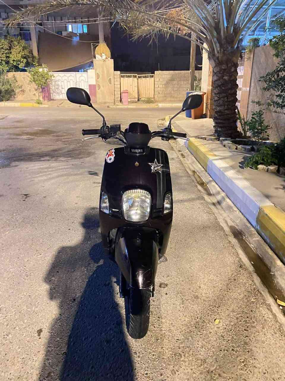 السلام عليكم
ماكس بوليس 2009 نوزل 
الدراجة مكفوله كفالة عامة 
المكينة مكفولة 
الكفرات مختمة 
بيه نقص فقط الطوافة مالت البانزين عطلانة
السعر 900 وبيه مجال 
الهاتف ***********
المكان ديالى بهرز حي القادسية
