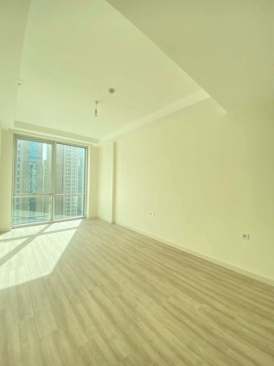 امپاير سكوير
🏙️ – لبيع – بۆ فروشتن 

🔷– بيع سريع – فروشتني خيرا

🔹– غرفتين نوم و صالة و مطبخ معزول / 1+2

🔹– لمزيد من معلومات اتواصل ويانه : 

🔹– يوجد عروض لبيع و شراء و يجار في مربع الذهبي:

📱 0750 099 89 89 

كاوه – عقارات مۆنیتەر Monitor Real Estate
