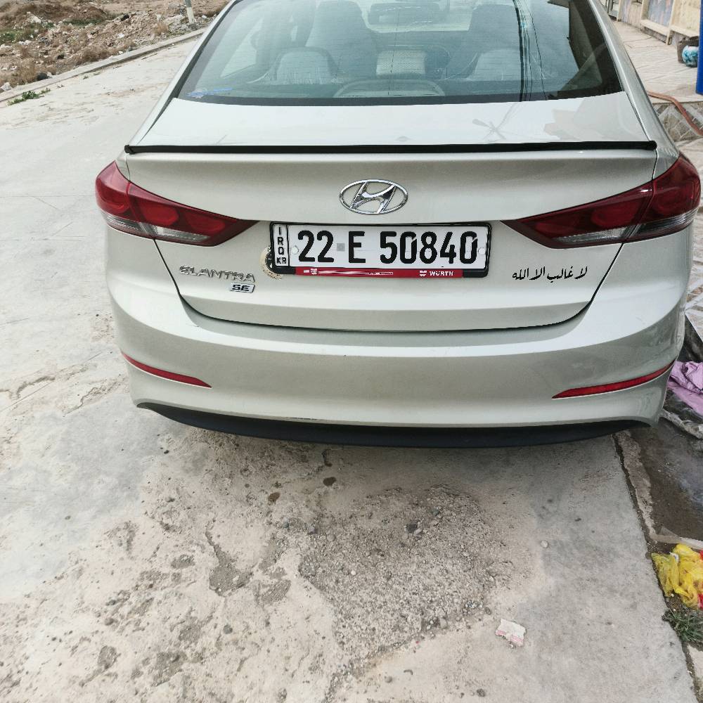 النترا 2017مواصفات SE نص فول السياره نضيفه وشرط محرك وكير وحادثها موجود بل صوره ماشيه بس 145ميل فقط السيارة يحتاجلها اشوي صرف حته ترجع زيرو يحتاجلها طخم اشوي حداديه وترجع جديده مكان السيارة موصل مزارع زيونه قرب المرور وتجي اتشوفها ولعيونك بيها مجال 