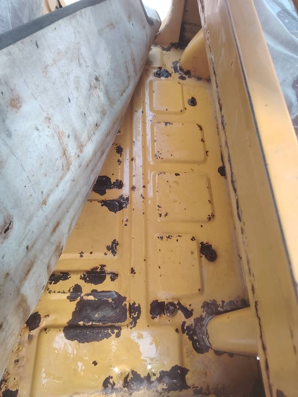 السلام عليكم تكتك 17مرقم بغداد
مكفوله من الصبغ  بيها خياسات  مكينه مال 20 
مكان بغداد المعامل السعر 4ونص
***********
