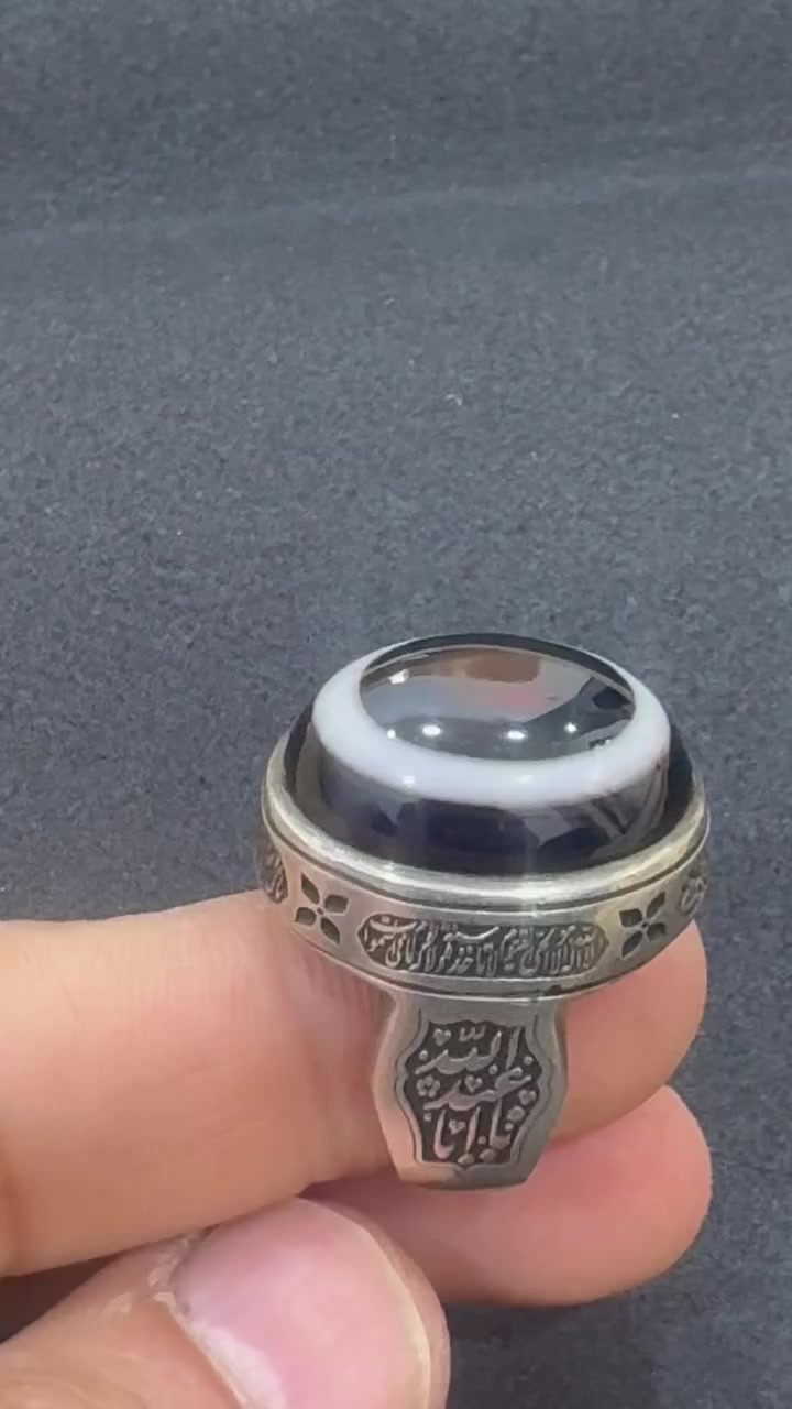 للبيع :جزع يماني بقري وازعي درجة اولى تحفة بكل ماتحويه الكلمة من معنى
للاستفسار:المراسلة على الواتساب ***********
العنوان:كربلاء 
لايوجد توصيل
