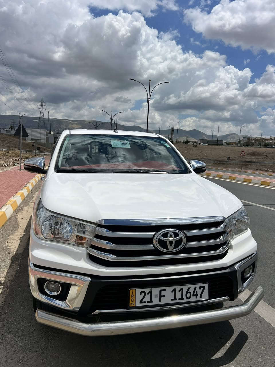 Toyota hilux 2018
سەیارە سفر شەرکە جیهان  
بدون صبوغ بدون بارد 
سه یارە کیر ئۆتوماتیک 
کیر مەکینە ما مفتوح بشرت 
ماشی ١٢٨الف کیلومەتر 
 رەقەم سنەوی جدید عام ٢٠٢٨ 
 بشرت تحول وکالت 
مکان سەیارە سلیمانیە 
***********
