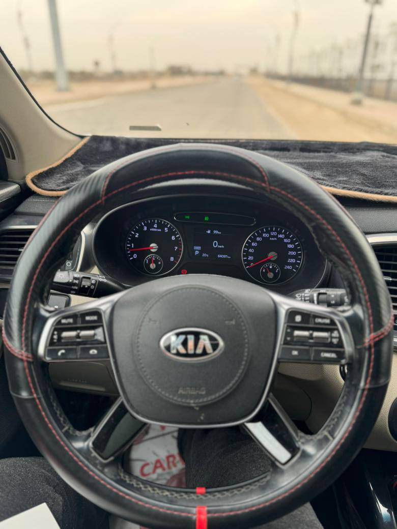 سورنتو 2020 خليجي 
محرك 6 سلندر 3500 كير 8 نمر 
كير و محرك كفالة 
رقم بغداد فول مواصفات 
بصمة 
شاشة كبيرة
بانوراما
دفع رباعي
اربع كامرات
تبريد منفصل
لايت لد امامي خلفي
جنطة كهرباء
ويل 19
مري شفط
سبع راكب
تبريد 3 قطع
تدفئة و تبريد الكشنات الامامية 
تدفئة الكشنات الخلفية 
بردات خلفية 
كراسي كهرباء 
سايد بريك بصمة 
حساس امامي خلفي 
اوتو هولد 
وضعيات قيادة ( طبيعي - ايكو - سبورت - سمارت)
تحكمات ستيرن 
ماشية 64 الف حقيقي
السونار مرفق بالمنشور
هابرني وتدلل
***********
او راسلني خاص ديوانية, القادسية
