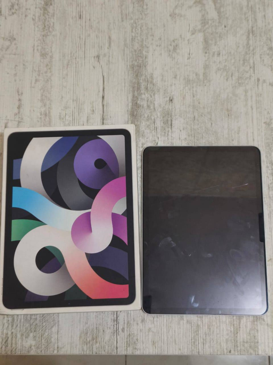 الوصف
المواصفات الرئيسية:

Liquid Retina True Tone الشاشة: 10.9 إنش

مجموعة ألوان كبيرة (P3).

Neural Engine مع A14 Bionic المعالج شريحة

الكاميرات خلفية 12MP و أمامية MP FaceTime

.HD

التحقق من الهوية : Touch ID في زر التشغيل.

المنافذ USB-C

الاتصال: 6 Wi-Fi.

Magic ،)الجيل الثاني Apple Pencil الدعم

.Keyboard

البطارية تدوم طوال اليوم.

المميزات والمهام

أداء قوي لتحرير فيديو 4K ، تصميم نماذج ثلاثية

الأبعاد، وإنشاء عروض تقديمية.

تصميم نحيف وحديث.

صوت ستيريو واسع.

ملحقات فقط كرتونة

للاستفسار تواصل ع هذا الرقم

***********
