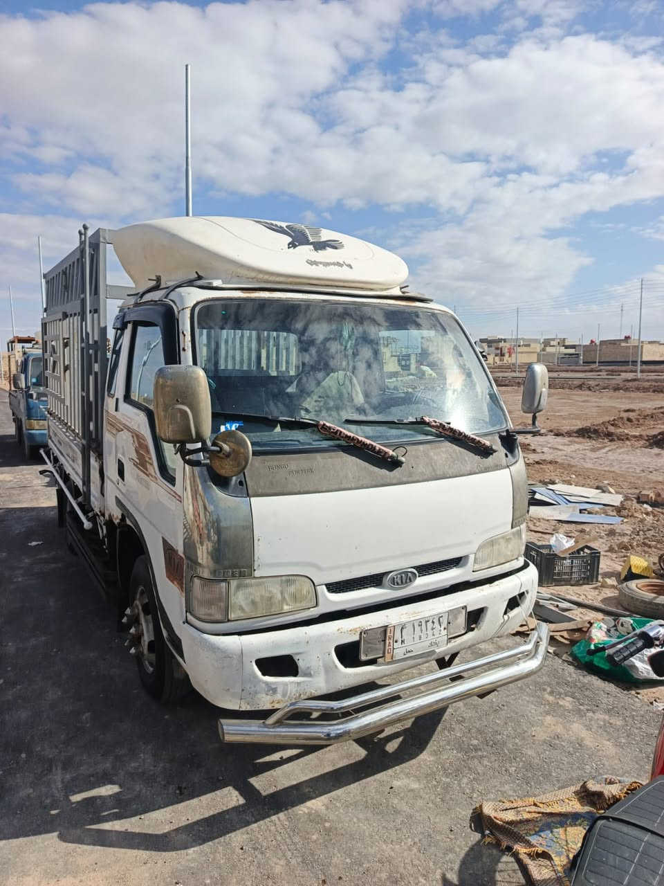 السلام عليكم
 فحل فونتيرا للبيع  موديل 2002 ام الحاكية السياره ابلاديه لا ضربة لا صبغ 
فقط خياسات قليله 
بيها خيط تبخير بدون تنقيص 
سنويه نافذة 
السعر 75 وبيها مجال قليل للأستفسار ***********
