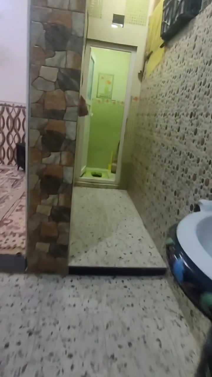 السلام عليكم 
بيت للبيع خلفي
الموقع حي الصادق طابو صرف  
مساحه 86 متر
واجهه 170 
تفاصيل البيت 
طابقين مسلح بنيان حديث 
الطابق الاول استقبال +صاله +مطبخ حار وبارد +حمام +تواليت 
الطابق الثاني 
غرفتين +صاله +حمام
السعر الاتصال عله الرقم 
واتساب ***********
