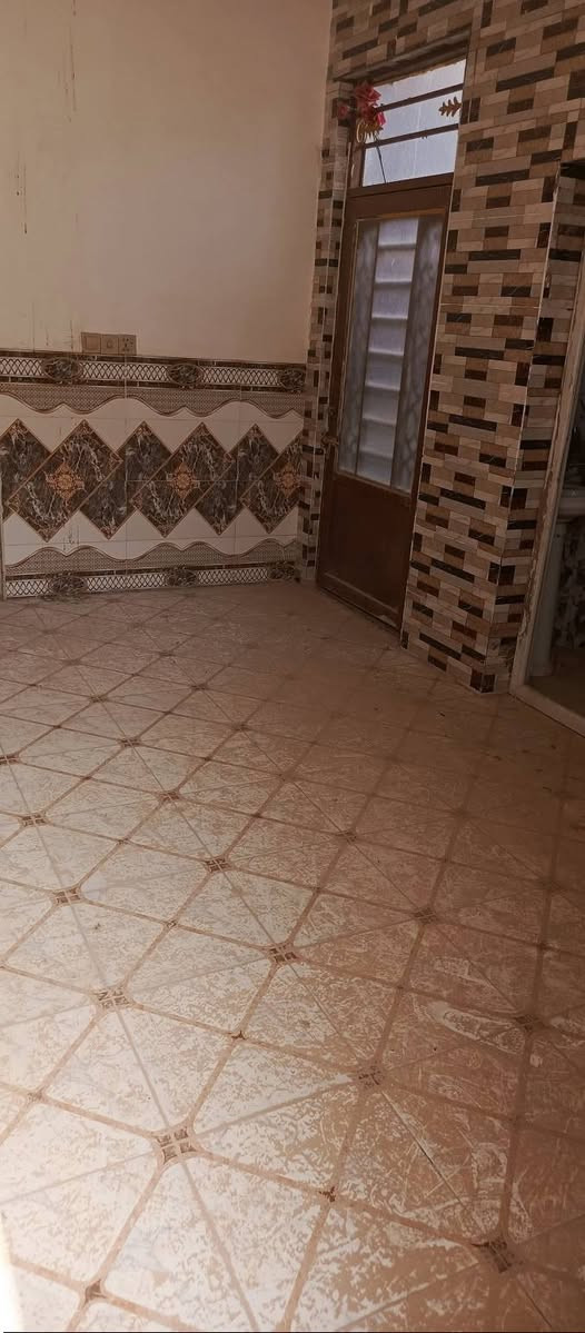 بيت للبيع 50 متر دولان طابو صرف 
بحي النداء منطقة 53 خلف شارع عشرين بي غرفه وصاله وحمام ومكشوفه البيت نضيف بناء جديد 
المكان بي كافة الخدمات ماء كهرباء مدارس قريبه 
السعر 37


**إذا كنت صاحب هذا الإعلان وتريد حذفه لأي سبب، رجاءا أرسل رسالة إلى الدعم الفني**