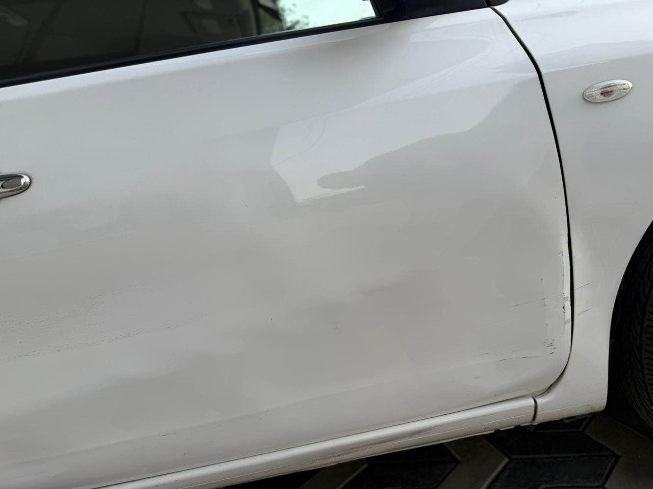 السلام عليكم سني 2019 مكفوله ماعده هاي الطخات الي بيها او واضحه بل الصور ماشيه 62 الف السياره جديده كلش ومغلفه كشنات وارضيه جاهزه من كلشي رقم وهزه جديد بغداد السعر 106 مكاني بغداد زيونه للاستفسار الاتصال *********** بغداد, العراق
