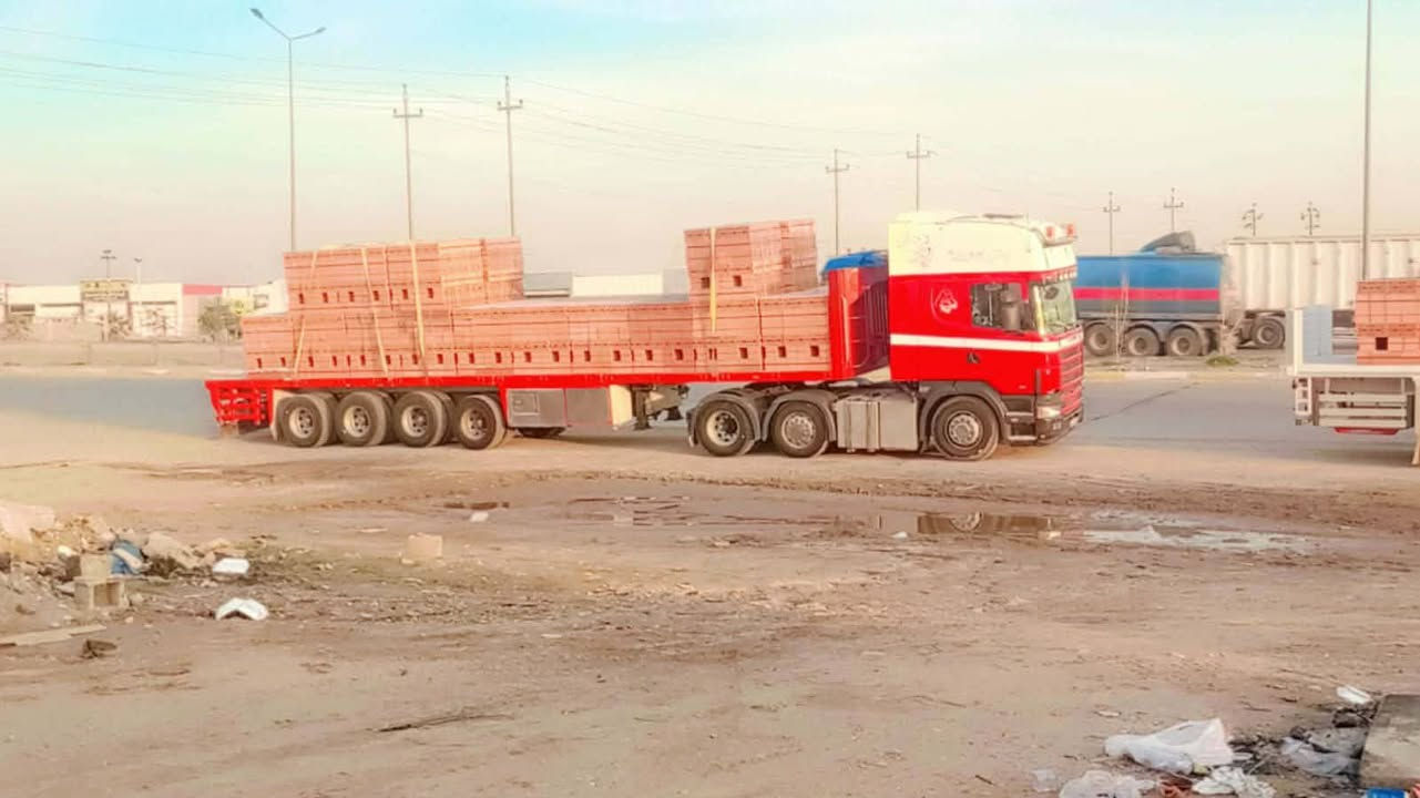 سياره للبيع اسكانيه موديل 2004 سنكل امامي بلادي دوار محرك 500 مربوطه عربانه 4 محاور شاكر رتايدر تبريد كير 3 ب3 
#سعرها 330  
اني #مكلف #بالنشررررر هاذا رقم صاحب السياره ‏‪***********‬‏
