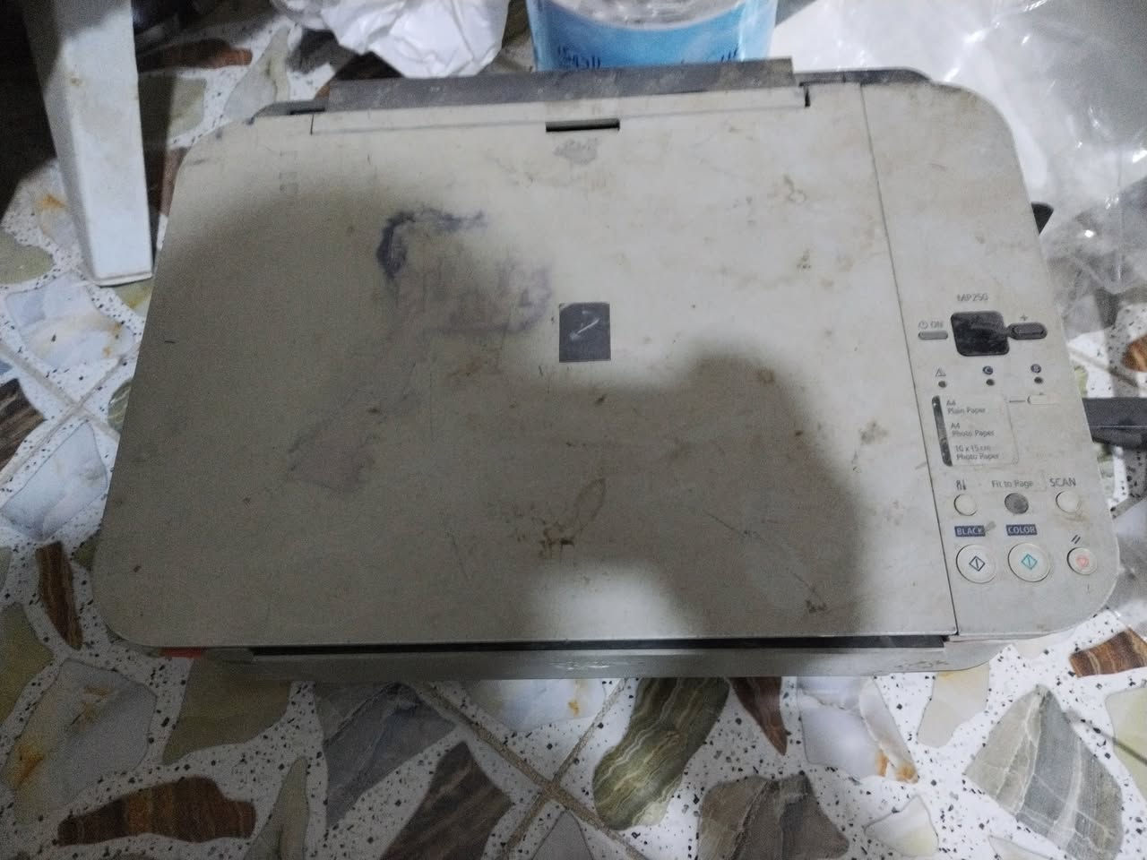 طابعات للبيع
ابسون 5620 تحتاج فقط غرفة احبار
كانون سوده شغاله بس تحتاج صيانه تنظيف
كانون بيجي شغله بس تحتاح كاترج
***********
