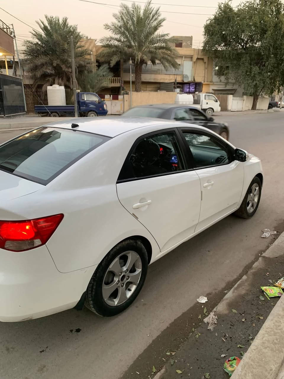 السلام عليكم سيارة سيراتو 2010 ماشية 90 الف كليو مو ميل السيارة خليجي داخل لونين رقم بغداد مكفولة من الصبغ والبديل مكفولة كشر ومكينة وكير شرط مكاني بغداد الامين الثانية رقمي*********** السعر 110
