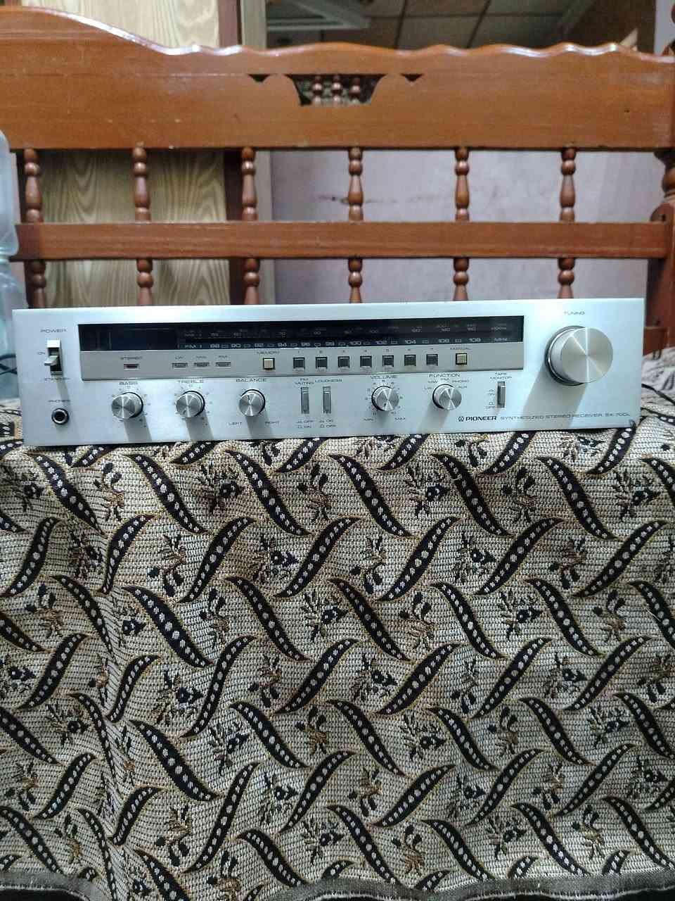 مكلف بالنشر...
مكبرصوت وارديو مدمج رسيفر ماركة بيونير العالمية موديل SX. 700L.الغني عن التعريف. السعر ١٢٥ الف.سماعات ماركة وايرفيلد انكليزي اصلي. السعر٣٥ الف.
راديو فيليبس FM فقط هولندي اصلي. السعر ٤٠ الف. ويوجد توصيل.للتواصل اتصال*********** او واتساب او تفضل خاص
