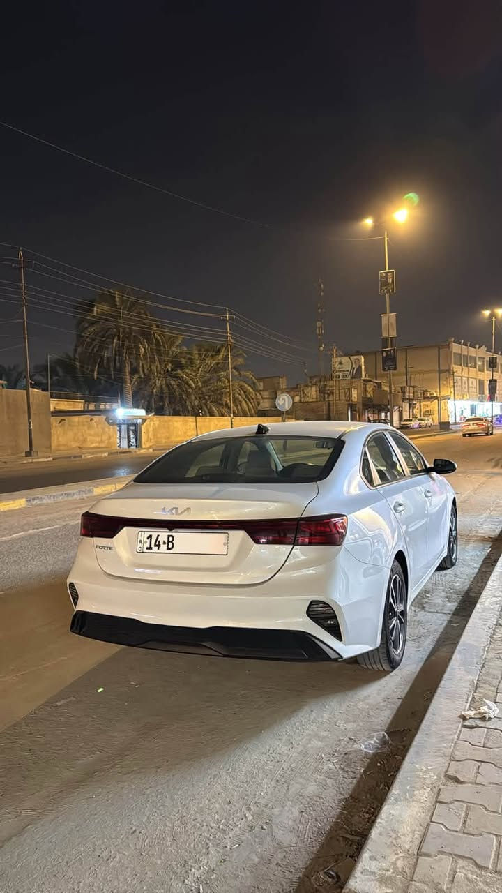 السلام عليكم كيا فورتي2023
مكينه 2000دوش المرغوب 
الشاشه مالتها الجبيره
وتحكمات ستيرن ورادار امامي
وكامره خلفيه بيها قطعتين جاملق
وبنيد مبدلات اصليات ومصبوغات
السياره جاهزه من كلشي مثل ما
موضح بالصور ما تخسر عليها ولا
ربع دوشمه ارضيه وسفريات
ودوشمه كشنات ودوشمه
الصندوك ومغلف واحد على واحد
شادلها زنون والسياره ما متعوبه
ونضيفه الويل كب موجود مالتها
انت مخير اما الرنك او الويل كب
ماشية 89 الف 
سعرها 145 ورقة وبيها مجال
رقم ابو سيارة ***********
