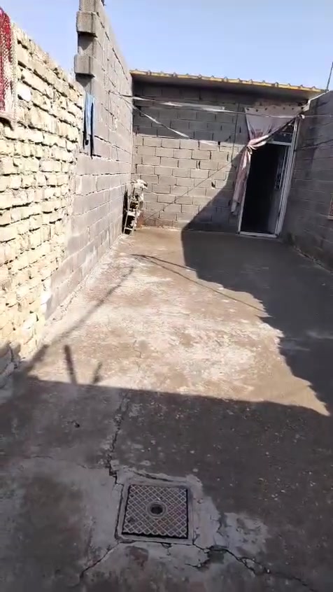 سلام عليكم بيت مساحه 100متر يرهم للبيع ويرهم للايجار سعره 150والبيع سعره 32وبي مجال رابع فرع عن حسينيه شيخ عبد الوهاب وقريب على فرع السوك الاتصال هاذه الرقم ***********

