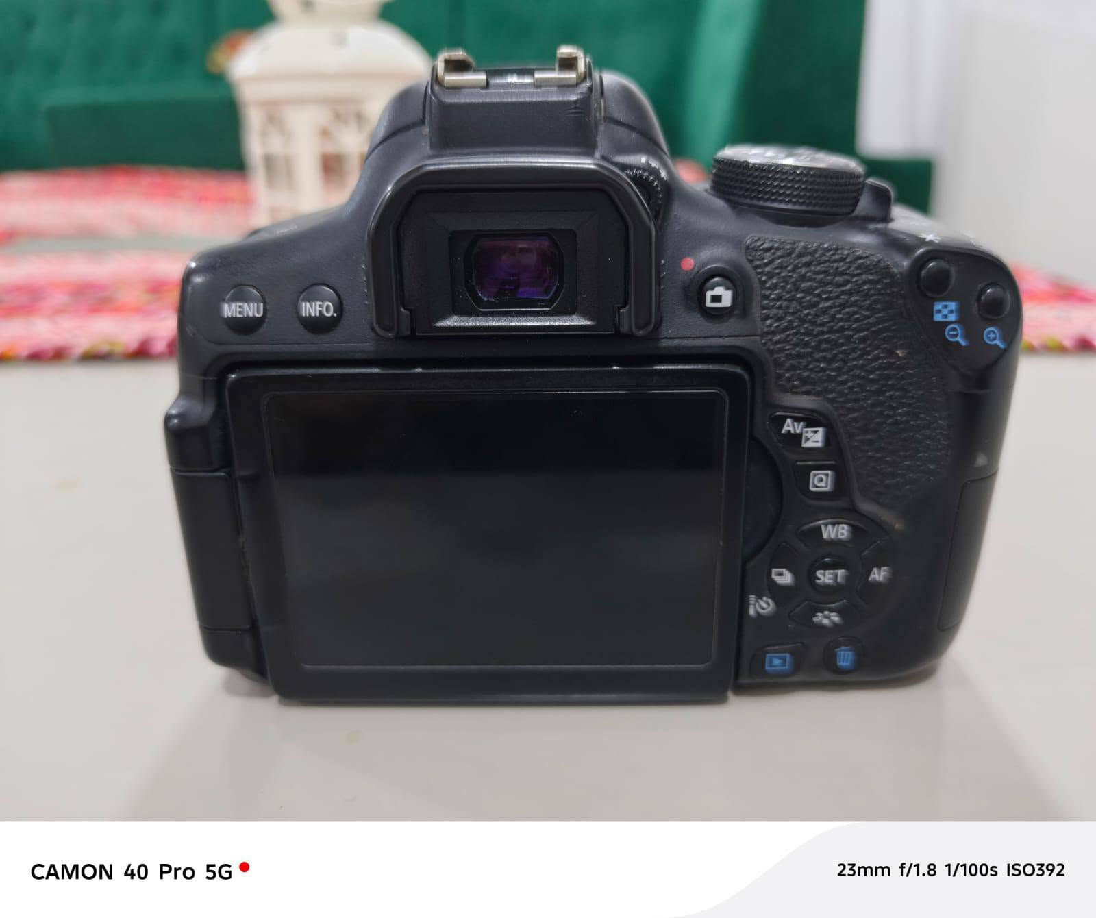 📸 Canon EOS 750D + عدسة 50mm Macro
🔹 24.2 ميجابيكسل (APS-C)
🔹 تصوير فيديو Full HD
🔹 شاشة لمس قابلة للدوران
🔹 19 نقطة تركيز تلقائي
🔹 تصوير متتابع 5 صور بالثانية
🔹 تدعم عدسات Canon EF / EF-S
🔹 تدعم NFC لربط سريع
🔹 نقل سهل للصور أثناء التصوير
🔹 مناسبة للتصوير والربح من السوشيال ميديا والمشاريع
المتوسطة "
🎯 مع عدسة 50mm مايكرو احترافية
✔ ممتازة لتصوير البورتريه
✔ عزل خلفية قوي (بوكيه جميل)
✔ مناسبة لتصوير التفاصيل والمنتجات
📦 الكاميرا كاملة مع جميع الملحقات
( بطارية عدد (٢)  _ حزام _ جنطه) 
بحالة ممتازة جداً
سعر ٤٥٠ الف وفرصة ممتازة وقابلة للتفاوض البسيط.


**إذا كنت صاحب هذا الإعلان وتريد حذفه لأي سبب، رجاءا أرسل رسالة إلى الدعم الفني**
