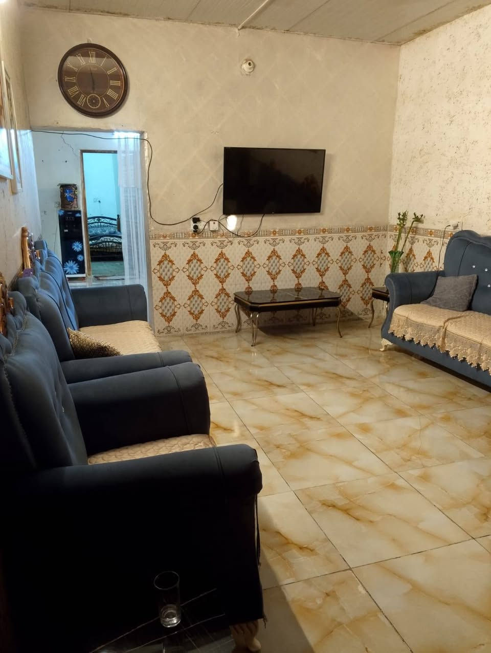 بيت اللبيع تجاور الغزاليه شارع المشجر بظهر المصوصف السعر ٢٥ بيت نظيف وهاي الأغراض هم اللبيع هذه الرقم ***********
