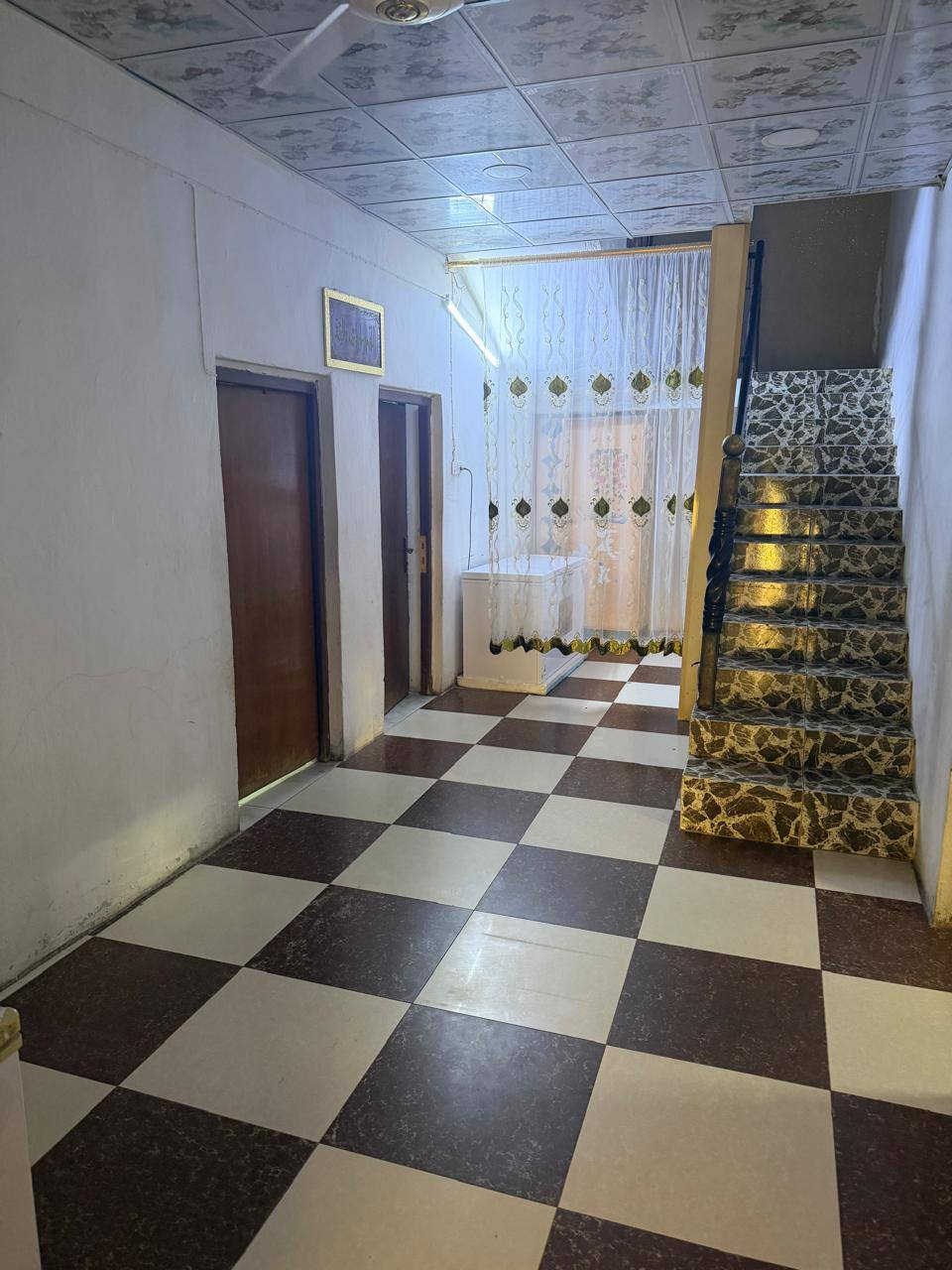 على بركه الله بيت للبيع
مساحه 250متر طابو ملك صرف طابقين بناء مو حديث بس مرتب  العنوان الجمعيه الثانيه الشراي فقط يتصل بدون احراج***********
