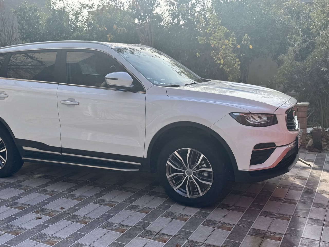 AZKARRA 2023
فول مواصفات

کلین عدا طخه بجنطه صغيره ومسويها ومنزل صورتها بالمنشور.

ماشیە 19 الف ونص 

المواصفات:

* فول مواصفات GF

* سقف بانوراما

* كراسي جلد حار وبارد

* ٤ وضعيات قيادة (Eco, Comfort, Sport, Off-road)

* دوسة جانبي أصلي من الشركة

* كاميرا ٣٦٠ درجة

* تحديد سرعة اوتوماتيك ويه رادار

* نظام مراقبة النقطة العمياء

* نظام التعرف على إشارات المرور

* نظام مساعد البقاء بالمسار

* بریک طوارئ أوتوماتيكي

* نظام Hill Holder (مساعد طلوع المرتفعات)

* شاشة لمس كبيرة 

* شاحن وايرلس

* إضاءة LED + إضاءة ضباب

* كول بوكس (ثلاجة صغيرة)

* ريموت ذكي وتشغيل بصمة

* نظام إنذار

* نظام ABS

* ٦ إيرباكات

* حساسات أمامية وخلفية

* تحكم كهربائي بالكراسي

* تكييف أوتوماتيكي

* شبابيك كهربائية

* مرايات كهربائية تنطوي

* حجم المحرك: ١.٥ لتر تيربو مایلد هایبرد 48V بطارية(190 حصان)

مكان السيارة بابل

📞***********

سعر 23,500 مليون وبيها مجال شي بسيط حك جيه.
