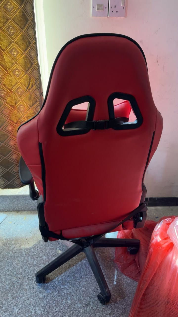 السلام عليكم 
كرسي وكل أقراص للبيع وسعر بي مجال 
مكاني بغداد السيديه ***********
