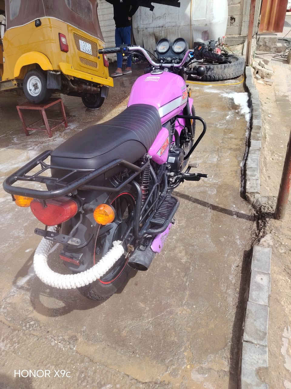 سلام عليكم دراجة دايوند نفخ للبيع موديل 2023 اوراق اصولي  محرك 200 سعر مليونين و100 بيها مجال مكان كربلاء الاتصال ***********
