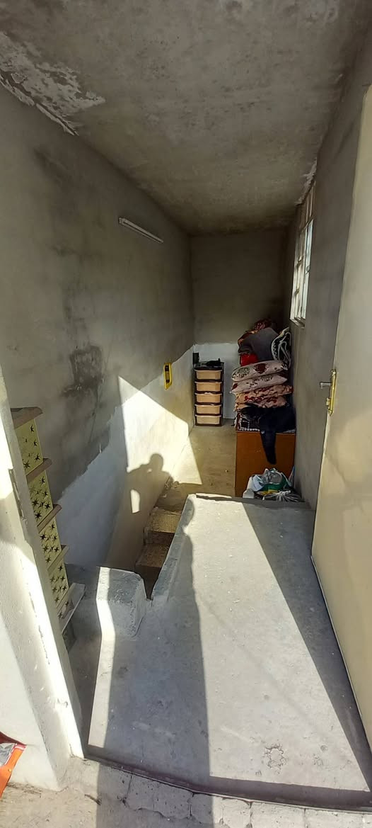 للبيع للبيع 🏠🏠
دار في حي السماح الأولى / قرب  المساحه ١٠٠ متر /  اتجاه قبله / حيل مرتب /
خدمات ماءفول💦+كهرب+تبليط
صنف العقار +كرت بلديه + مشمول بقرار التمليك / السعر ٦٢ مليون وبي مجال للأسفسار الأتصال على الأرقام + *********** / *********** / يوجد لدينا عروض في حي السماح / زراعي / تجاري / سكني /
