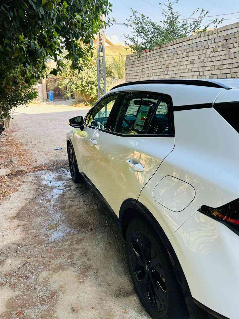 🚗 كيا سبورتاج 2025 بلاك اديشن 🔥
✨ أبرز المواصفات:
▪️ محرك 4 سلندر سعة 2000 سي سي اقتصادي وقوي
▪️ سقف حديد 
▪️ نسخة Black Edition مع إضافات سوداء رياضية (شبك، ويل كب، مرايا)
▪️ شاشة وسطية مع نظام آبل كار بلاي وأندرويد أوتو
▪️ كاميرات + حساسات أمامية وخلفية
▪️ تشغيل بصمة + دخول ذكي
▪️ مقاعد جلد مريحة بتصميم رياضي لون زيتوني 
▪️ مكيف خلفي لراحة الركاب
▪️ نظام ثبات إلكتروني ووسائد هوائية متعددة للسلامة
▪️مغلفه ppf
▪️بيه بارد بابين ع كد شبر ورصعة بلجاملغ مسحوب PDR الباقي ع وصع الشركة ماشية أقل 5000 Km
🔧 ضمان خمس سنوات أو 100.000 كم
السعر : 228 بيهة مجال للشراي
العنوان: بغداد مصفى الدورة
للاستفسار: ***********
