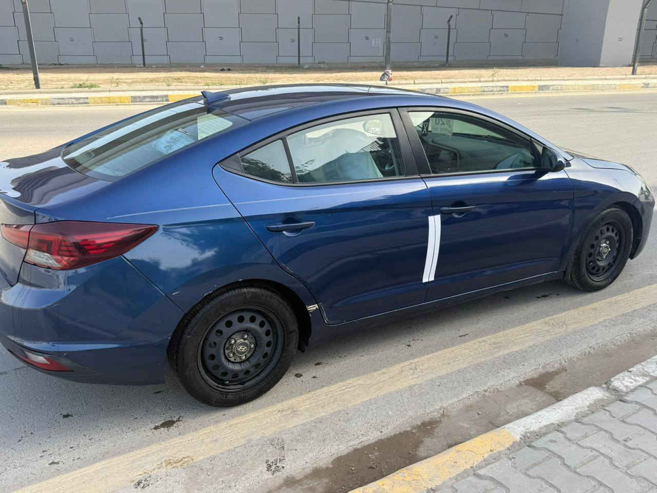 السلام عليكم النترا موديل20 وارد امريكي رقم السليمانية الانكليزي السيارة بأسمي حادثهه جاملغ والداعمية الامامية فقط مواصفات فول واحد على واحد كير محرك مكفولات حدادية صدر نضيفة
ماشية 60حقيقي 
السعر 129
العنوان بغداد 
الاستفسار*********** 
ملاحضة صورالحادث مرفقة بالمنشور
