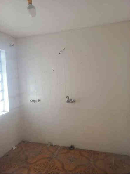 للرهن✅✅
بيت  50م  طابقين 
حي الجامعه قرب مطعم بولفارد يحتوي على غرفتين وصاله ومطبخ وصحيات 
سعر الرهن 25  💸 🤑
للتواصل : 
*********** 
‭0773 910 9484‬
