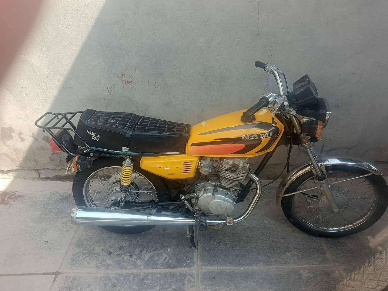 سلام عليكم دراجه ارشه موديل ٢٠ اوراق اصولي مفتوحه للبيع سعر ٥٧٥ وبيه مجال كلش بصيط مكان ديوانيه حي العسكري شارع ٣٠ الشراي يتصل ***********
