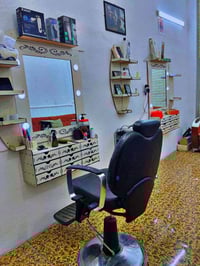 مرايات بيهن اناره لد عدد2 مع الملحقات والرفوف وكل ملحق بي٩جرارات صغار ...