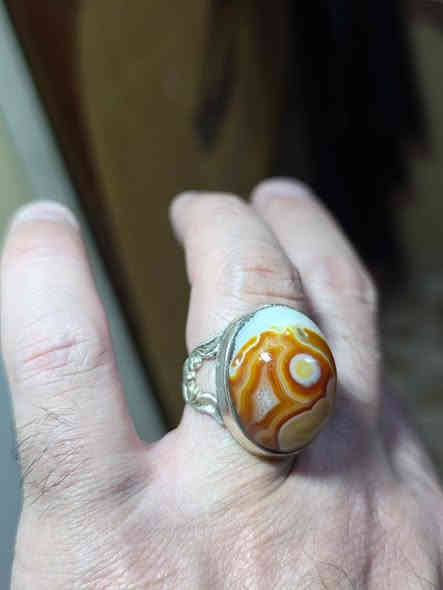 خاتم سليماني دموي معطف من اندر النوادر خامه قديمه. من السليماني الدموي المعطف حجر فول شرط نار وشرار خامه دمويه ميحتاج شرح عنهه فول مال زماط خاتم قوي  جدا مكشوف مناميا ومروحن ومنجم محبه قويه جدا تقارب تهيج بي  عقد لسان تسهيل امورطاعه  جاها وجاها بل عافيه عل صير من نصيبه تواصل خاص او واتساب رجاء ***********
