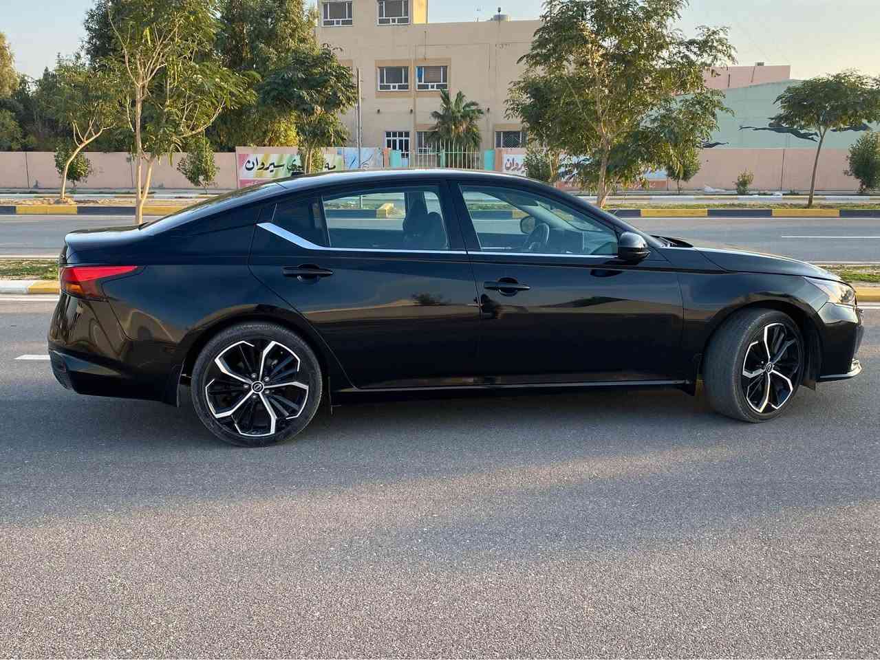 السلام عليكم 
نيسان ئاڵتیما sr plus
مۆدێل ٢٠٢٤ بێ بۆیاخ 
١٥٠٠٠ میل رۆیشتوە

مواسەفات 
سلایت/وایرلیس چارج/ شەغال/ شاشە گەورە/ کوشن جلد/ کوشن گەرم/ رادار بەردەم/ رادار دوا راداری ئاوێنە خەتی جادە

حادیسەیەکی بەسیدی هەیە ئێرباگی سوکان و قاچ تەقیوە
  رقم شانسی   1N4BL4CV9RN423163
سعر سەیارە ١٩٣  مەجالی تیایە
شوێن کەلار
*********** كالار, السليمانية
