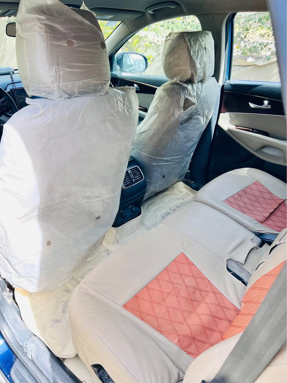 سورنتو 2017 
السياره اب اسمي تحويل ثاني يوم 
6 سلندر 7 راكب 
نص فول 
بدون دواخل لا شصي ولا لغده بيه فقط طخه بل الجاملغ الخلفي وبارد بل الباب الخلفي  وبيه خشم البنيد 
مكان السياره بابل 
السعر 169 
*********** حلة, بابل
