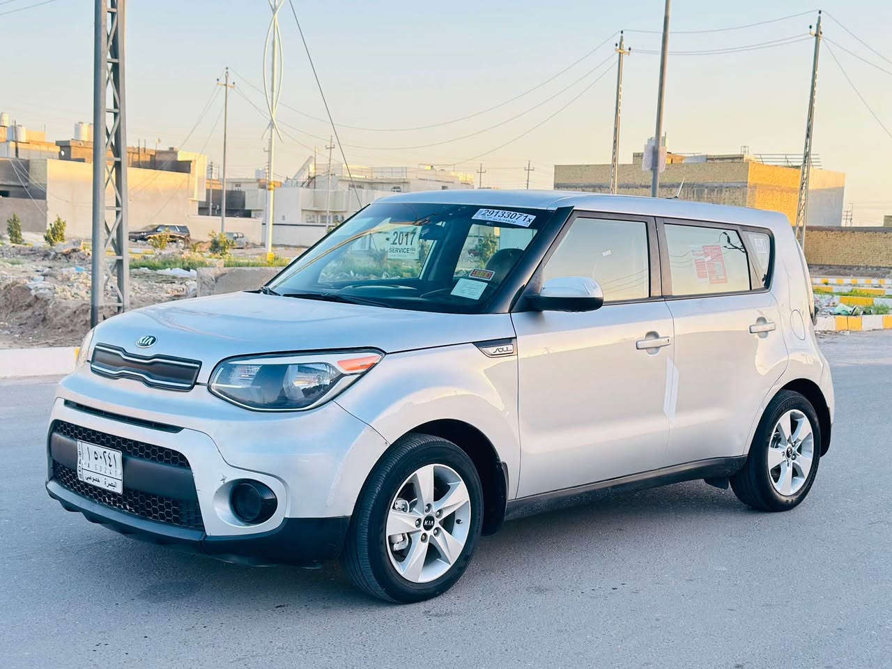 السلام عليكم سياره كيا صول أمريكيه للبيع موديل 2017 رقم بصره حره تحويل مشروع وطني ضررها صبغ جاملغ امامي جهه اليمين وصبغ الباب الخلفي جهة اليمين فقط السيارة جاهزه من كلشي استخدام محرك ١٦٠٠ حداديه تبريد ويل كب تحكم جهتين ماشيه 60 ألف السعر 117 ورقه وبيها مجال بسيط للشراي مكان السياره ناصريه الاسكان الصناعي 
*********** ناصرية, ذي قار
