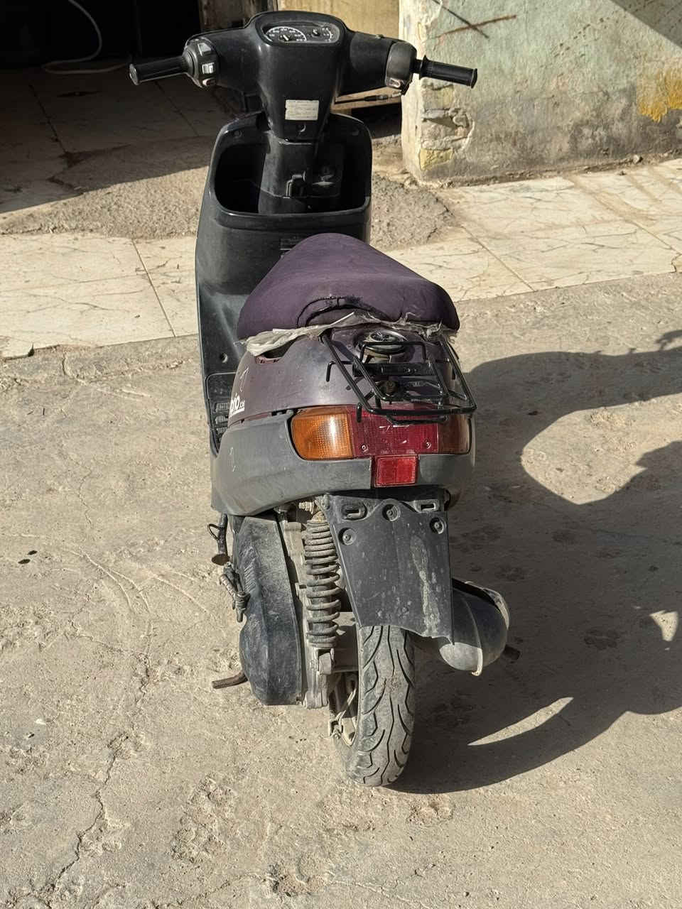 دراجة للبيع نظيفة وحلوة سعر 400￼أو بيها مجال قليل شغالة ‏من الطول لطول شرط الفحص شرط الشغل هذا رقمي علوان الناصرية ومركز***********
