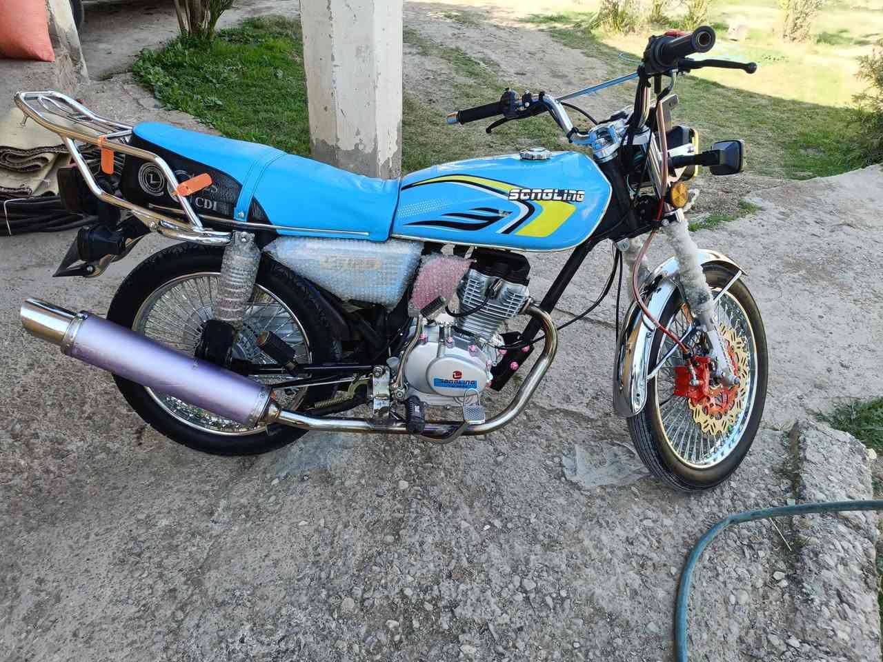 تايكر 25. كفالة عامة
سعر660 
مكاني ديالئ هبهب


**إذا كنت صاحب هذا الإعلان وتريد حذفه لأي سبب، رجاءا أرسل رسالة إلى الدعم الفني**