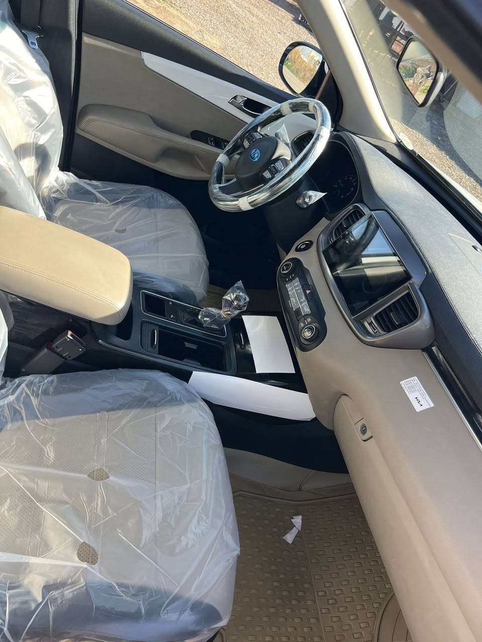 السلام عليكم البيع سورنتو موديل 2018رقم بغداد بسمي السيارة خليجي كفاله عامه على وضع الشركة ماشي 98كيلو متر 7سبعه راكب 6سته سرندر ويل 19 ثلاث قطع تبريد جديده معنه الكلمه مكان بغداد كوريش قرب علوت الرشيد 
***********
