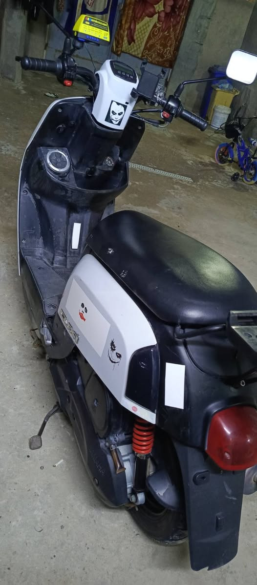 السلام عليكم 
ماكس بوليسي مالـ رمبة برغي ما مفتوح بيها لا اتعبك ولا تعبني جيب وياك فيترية وفحص ... المكينة بلاد كفراتها بلادد

رايدها 700 الف 

مكاني الزعفرانية شارع الكهرباء 

ما متواجد خاص 

***********
