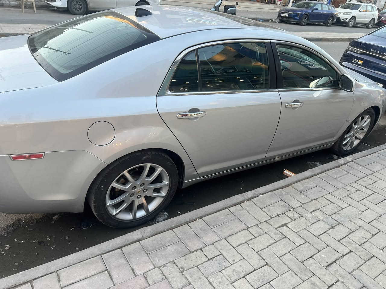 ماليبو موديل 2012 ست سلندر امريكي بدون حادث بيها بس طخه خفيفه بالجاملغ الخلفي السياره فول Ltz كير مكينه كهربائيات سياره جاهزه من كلشي السعر97 وبيها مجال ماشيه 126 الف عنواني بغداد البياع رقم الهاتف ***********
